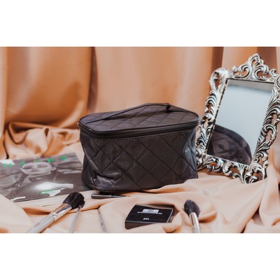 Косметичка-сундучок, отдел на молнии, зеркало, цвет чёрный