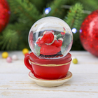 Сувенир полистоун водяной шар "Дед Мороз и чашка" 7х5,3х4,5 см - Фото 3