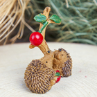 Сувенир полистоун "Ёжики у яблони" 6,7х6х3 см - Фото 2