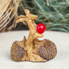 Сувенир полистоун "Ёжики у яблони" 6,7х6х3 см - Фото 3