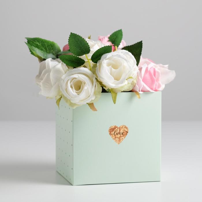 Коробка подарочная для цветов с PVC крышкой, упаковка, «Love», 12 х 12 х 12 см