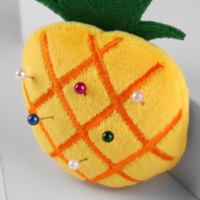 Игольница с петлёй «Ананас», 6.5×6.5×3 см, жёлтая