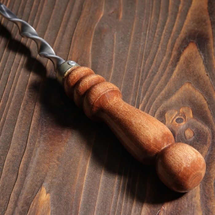 Шампур с деревянной ручкой, рабочая длина - 40 см, ширина - 10 мм, толщина - 3 мм с узором - фото 1905494786