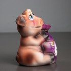 Копилка "Свинка с мешком" фиолетовая 18 см - Фото 5