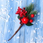 Еловая ветка декоративная «Зимнее волшебство. Грёзы», яблоко, красная калина, 17 см - Фото 3