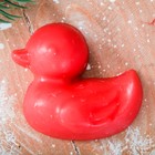 Детское фигурное мыло в форме уточки "Счастья в Новом году" с ароматом лесных ягод - Фото 2