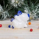 Сувенир керамика "Хрюшка-свинюшка с бантиком" белая с синим МИКС 5х5,5х3,5 см - Фото 4