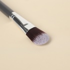 Кисть для макияжа «Brush GRAPHITE», 17 см, цвет тёмно-серый/серебристый - Фото 4