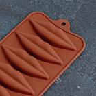 Форма силиконовая для украшений Доляна «Губки», 21,5×10,4 см, 6 ячеек (8,8×2,2 см), цвет коричневый - Фото 3