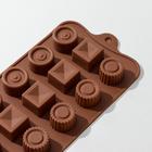 Форма для шоколада Доляна «Кружочки, квадратики», силикон, 21,5×10,4×1,5 см, 15 ячеек, цвет коричневый - Фото 3