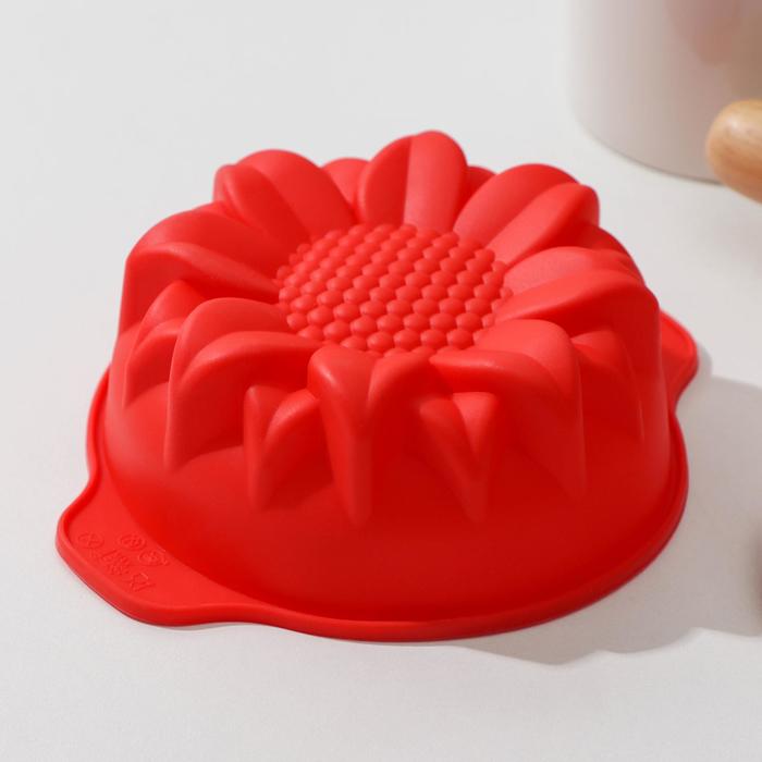 Форма для выпечки Доляна «Подсолнух», силикон, 15.3×13 см, внутренний размер 12×12×4.5 см, цвет красный - Фото 1