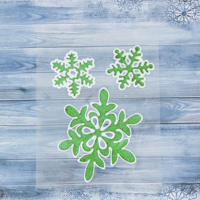 Наклейка на стекло "Снежинки" 13 см, 7 см, зелёный