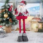 Мягкая игрушка "Дед Мороз в шубке - длинные ножки" стоит, 17х56 см, серо-красный - Фото 2