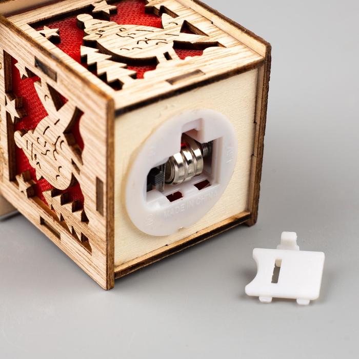 Ёлочная игрушка «Домик с птицей», от батареек, свечение тёплое белое - фото 1908406773