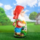 Садовая фигура "Гном с гусенком средний" 47х23х21см - Фото 2