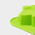 Форма для выпечки Доляна «Новый год. Колокольчики и сапожок», силикон, 25,5×17 см, 6 ячеек, зелёная - Фото 3