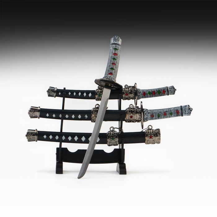 Макет оружия «Сувенирные катаны на подставке 3в1. Алмаз», подарочный набор, ножны чёрный с белыми ромбами, 16 см; 20 см ; 24.5 см - Фото 1