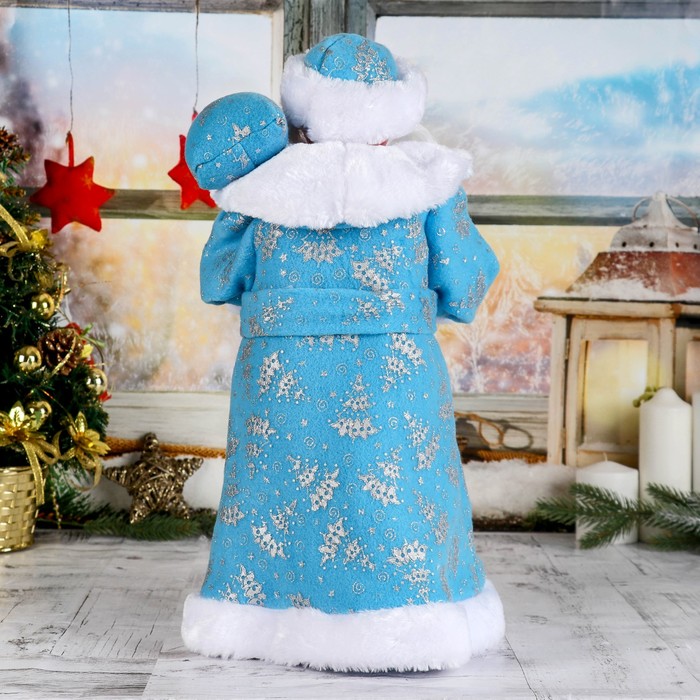 Дед Мороз "В синей шубке с подарками" двигается, 43 см - фото 1908409427