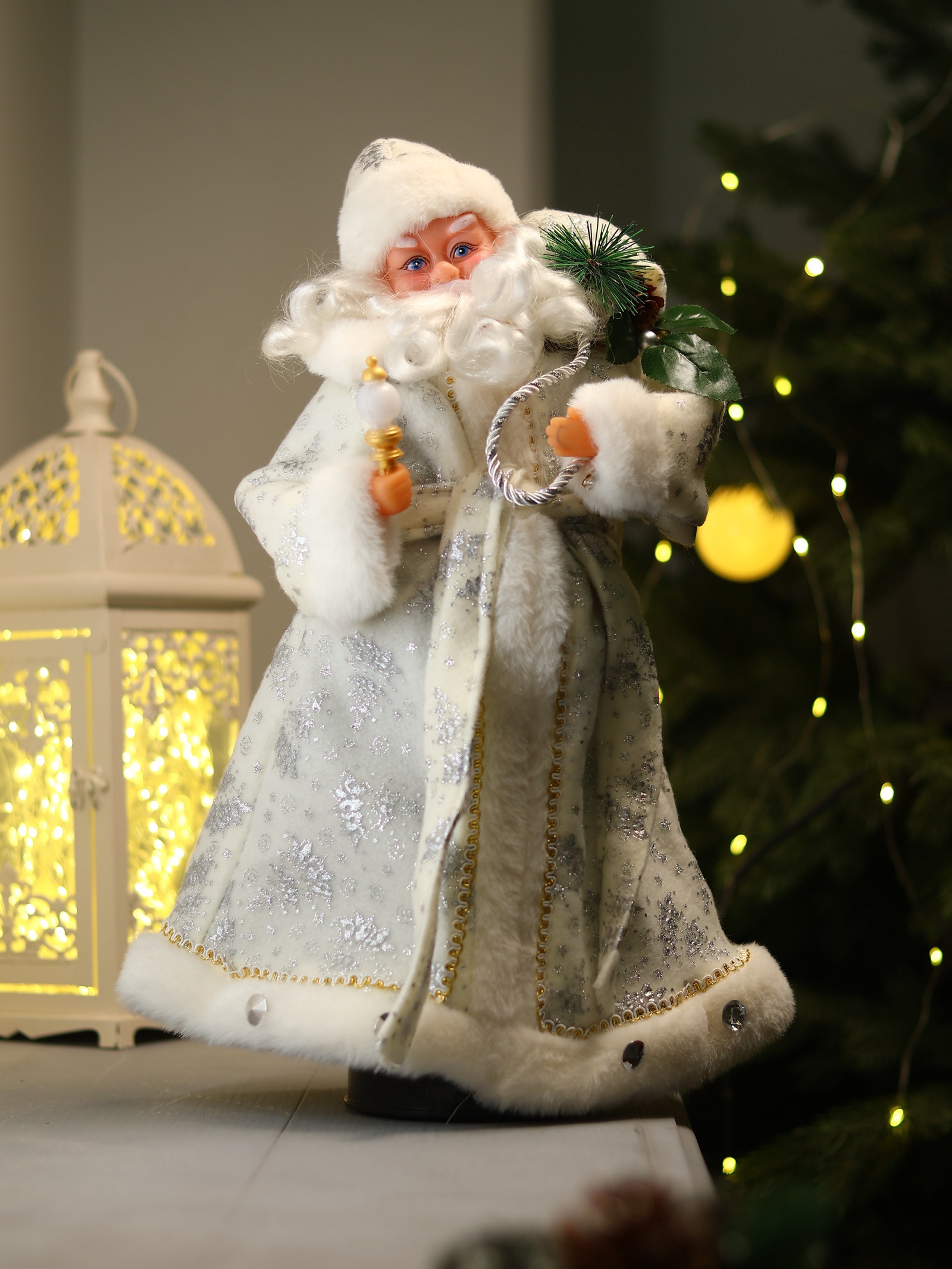 Дед Мороз под ёлку «Зимнее волшебство. Новогодняя игрушка в белой шубке ...