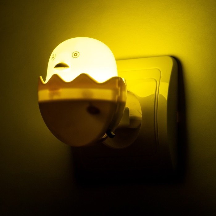 Ночник LED "Цыплёнок в яйце" 6,5х6х6 см RISALUX - фото 1899629809