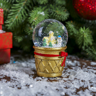 Сувенир полистоун водяной шар "Снеговик и пряничный домик в стаканчике" d=4,5 см - Фото 4