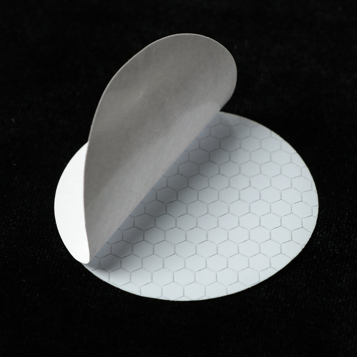 Светоотражающие ленты самоклеющиеся красные. Светоотражающий брелок круглый. Брелок катафот светоотражающий. Катафот круглый белый. Белый светоотражатель.