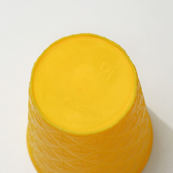 Стакан пластиковый с трубочкой и крышкой Доляна «Ананас», 450 мл, цвет жёлтый - фото 1884877981