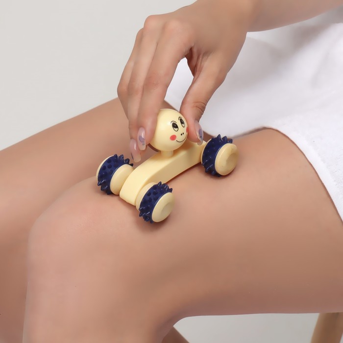 Массажёр «Мордочка», 10 × 6,5 × 6,5 см, деревянный, 4 колеса, цвет МИКС 17435