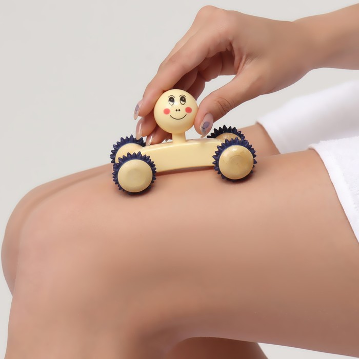 Массажёр «Мордочка», 10 × 6,5 × 6,5 см, деревянный, 4 колеса, цвет МИКС 17435