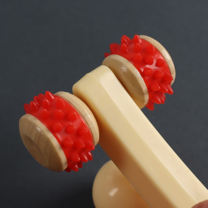 Массажёр «Мордочка», 10 × 6,5 × 6,5 см, деревянный, 4 колеса, цвет МИКС 17435