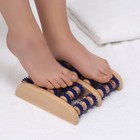 Массажёр для ног «Ножное счастье», 22 × 20 × 5,5 см, 5 рядов с шипами, деревянный, цвет синий/бежевый - Фото 4