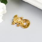 Сувенир металл "Жаба с монетой" золото 3х4х1 см (комплект 20 шт) - фото 23732832