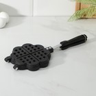 Сковорода вафельница Доляна «Венские вафли», d=14 см, пластиковая ручка, чёрная - Фото 1