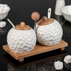 Набор банок керамических для сыпучих продуктов с ложками на деревянной подставке «Эстет. Рельеф», 2 предмета - Фото 1
