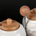 Набор банок керамических для сыпучих продуктов с ложками на деревянной подставке «Эстет. Рельеф», 2 предмета - Фото 2