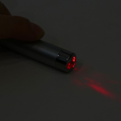 Лазерная указка «Мастер К», с карабином, 2 LED, 7×1.5 см