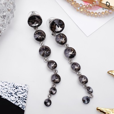 Серьги висячие со стразами «Роскошь» дорожка с кругами, цвет серый в серебре,10 см