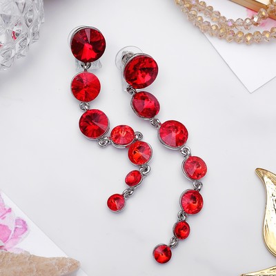 Серьги висячие со стразами «Роскошь» дорожка с кругами, цвет красный в серебре