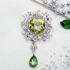 Брошь «Императрица» круг, бело-зелёная в серебре - Фото 1