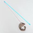 Дразнилка-удочка с серой мышью из натурального меха, 46 см, палочка микс цветов - фото 8423165