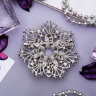 Брошь «Цветок» многослойный с жемчугом, цвет белый в серебре - Фото 2