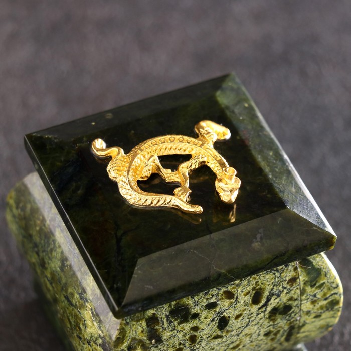 Шкатулка "Коронованная ящерица", 5х5х5 см, натуральный камень, змеевик - фото 1905510336