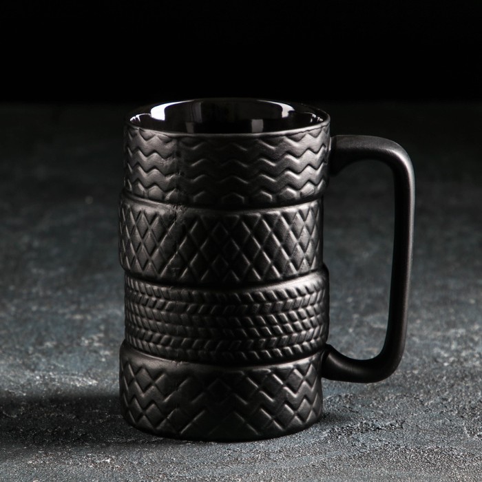 Кружка керамическая «Шины», 460 мл, цвет чёрный - Фото 1