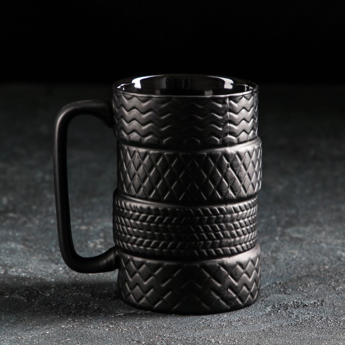 Кружка керамическая «Шины», 460 мл, цвет чёрный - фото 1905510619