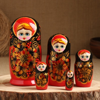 Матрёшка дерево «Рябинка», чёрный платок, 5 кукольная, 18 см