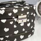 Шкатулка для украшений «Сердечки на чёрном», кожзам, с замком и ключом, 11×16×13 см - фото 63038384