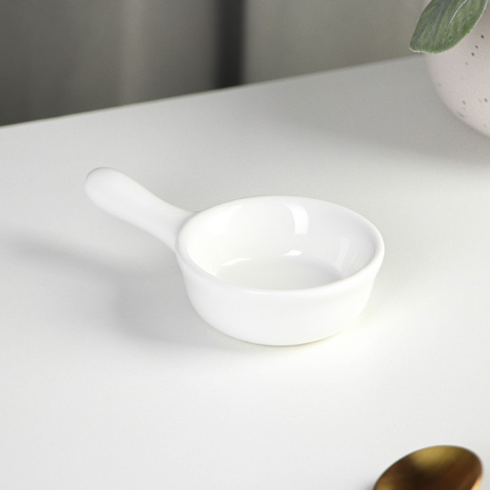 Соусник Доляна «Классика», 30 мл, 10×6 см, с ручкой, керамика, белый - Фото 1