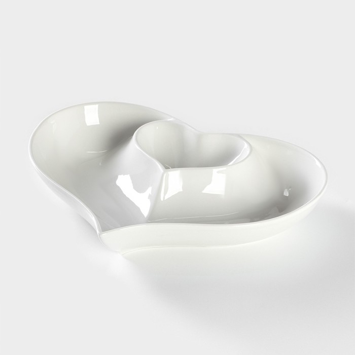 Блюдо керамическое с соусником «Сердце», 28×22×4 см, цвет белый - фото 1909892552