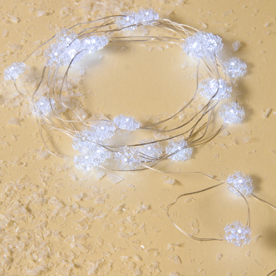 Гирлянда "Нить" роса с насадками "Снежинка", 3 м, LED-30-6V, 2*LR2032, серебристая нить, свечение белое