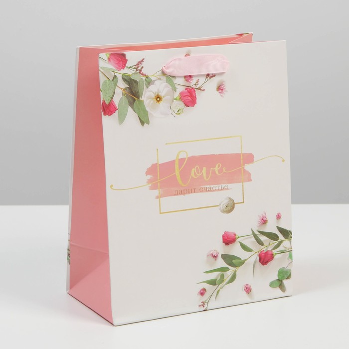 Пакет подарочный ламинированный вертикальный, упаковка, «Любовь дарит счастье», MS 23 х 18 х 8 см